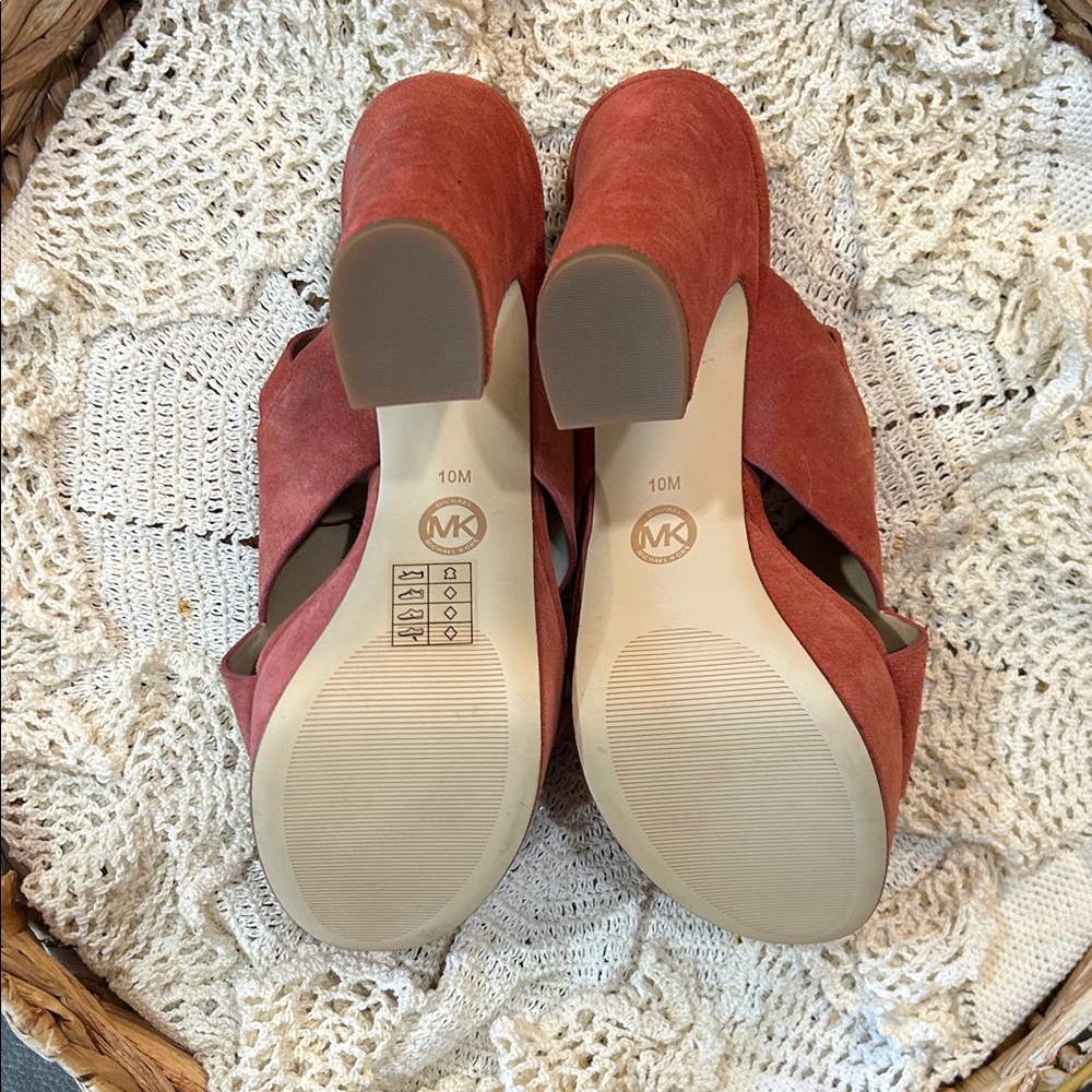 Michael Kors Elegant Red Suede Women's Sandals. 5.5” block heel. Size 10 - Picture 6 of 7